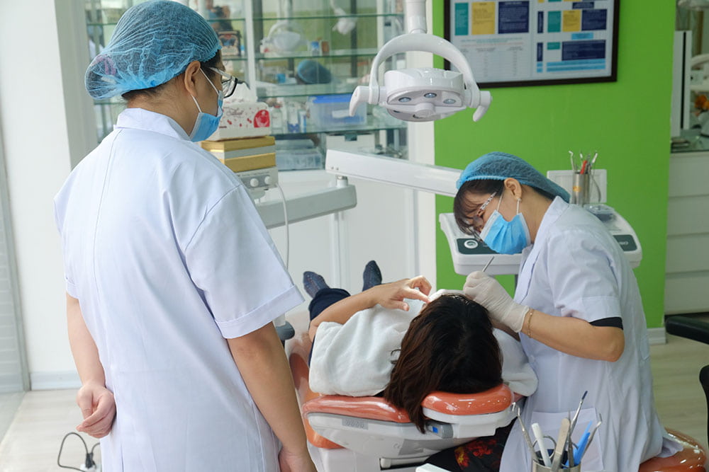Sự tận tâm của đội ngũ bác sĩ nha khoa Khánh Vân trong quá trình điều trị cho bệnh nhân