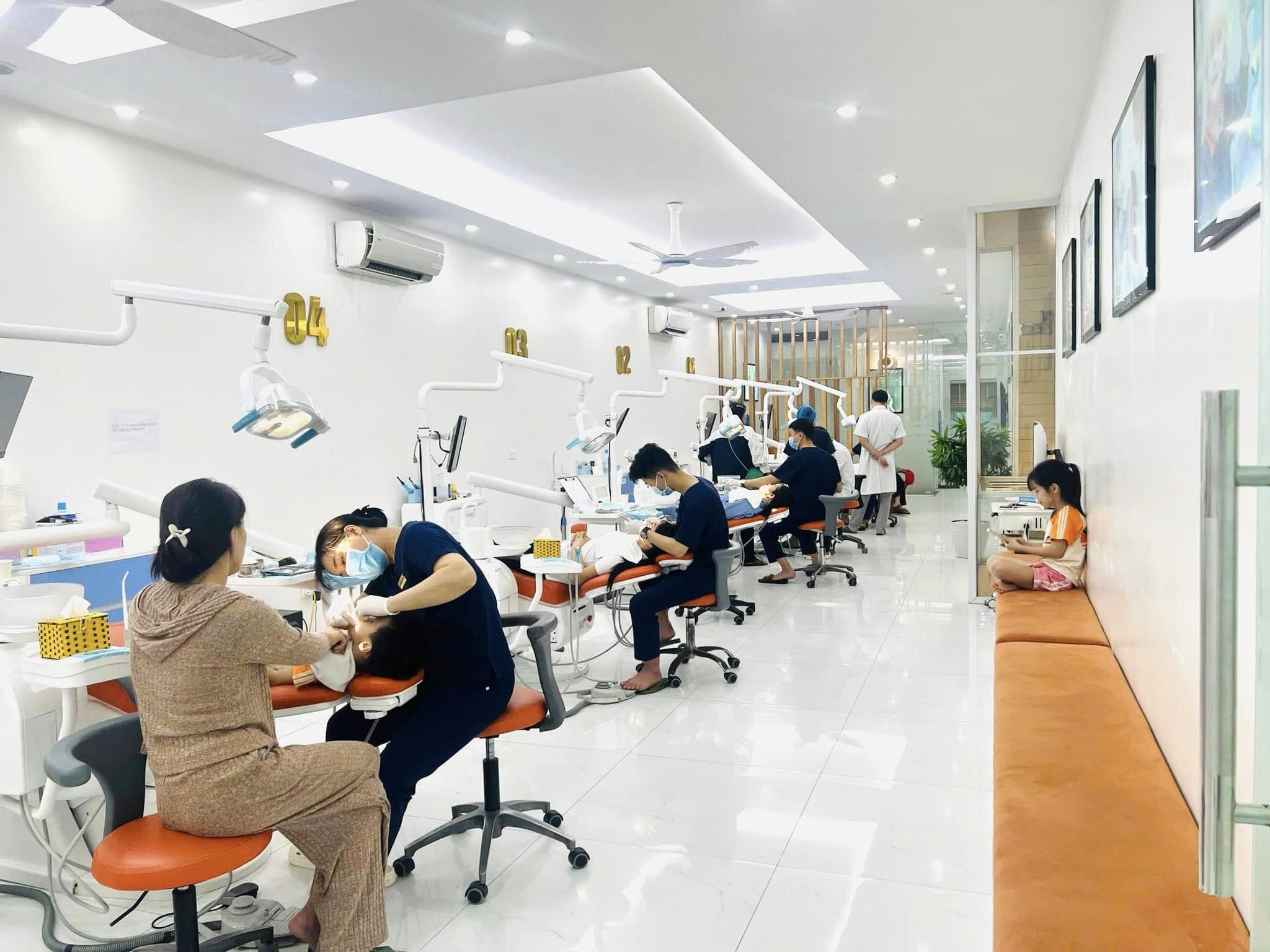 Nha khoa Nụ Cười Vĩnh Phúc: Địa chỉ uy tín hơn 20.000 khách hàng tin chọn Phòng khám sở hữu đội ngũ bác sĩ chuyên môn chỉnh nha nhiều năm kinh nghiệm cùng các công nghệ niềng hiện đại