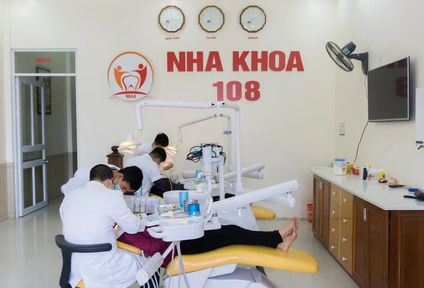 Nha khoa 108 Max Dental: Địa chỉ làm răng chất lượng tại Nam Định Nha khoa 108 Max Dental là địa chỉ uy tín tại Nam Định, được nhiều khách hàng tin chọn khi muốn chăm sóc và phục hình răng miệng
