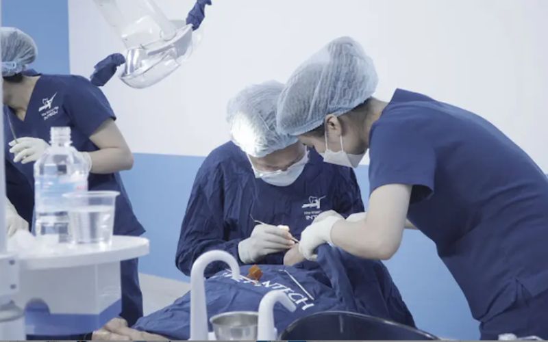 Đội ngũ bác sĩ tại Lạc Việt Intech đều được đào tạo chính quy ngành Răng – Hàm – Mặt