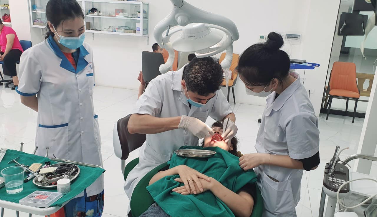 Nha khoa Hiệu Hoa chăm sóc răng miệng uy tín và an toàn Hiệu Hoa trong cung cấp dịch vụ chất lượng, mang lại sự hài lòng tuyệt đối cho khách hàng