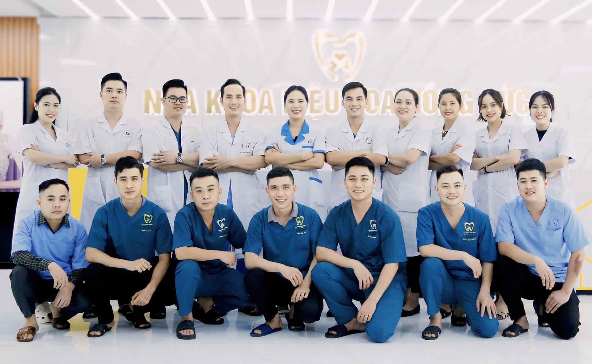 Nha khoa sở hữu đội ngũ bác sĩ có tay nghề cao, chuyên môn vững vàng và kinh nghiệm dày dặn