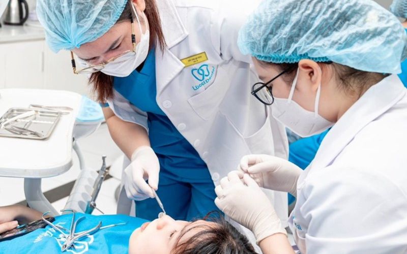 Nha khoa Lucci khởi tạo chuẩn mực mới cho nụ cười hiện đại Đội ngũ bác sĩ và kỹ thuật viên giàu kinh nghiệm, tận tâm vì người bệnh