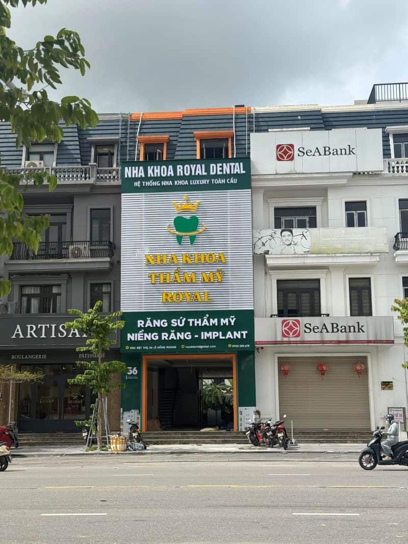 4 Nha khoa ở đường Nguyễn Văn Cừ quận Long Biên được đánh giá cao Royal nhanh chóng tạo được ấn tượng mạnh mẽ nhờ vào cơ sở vật chất hiện đại đầu tư đồng bộ