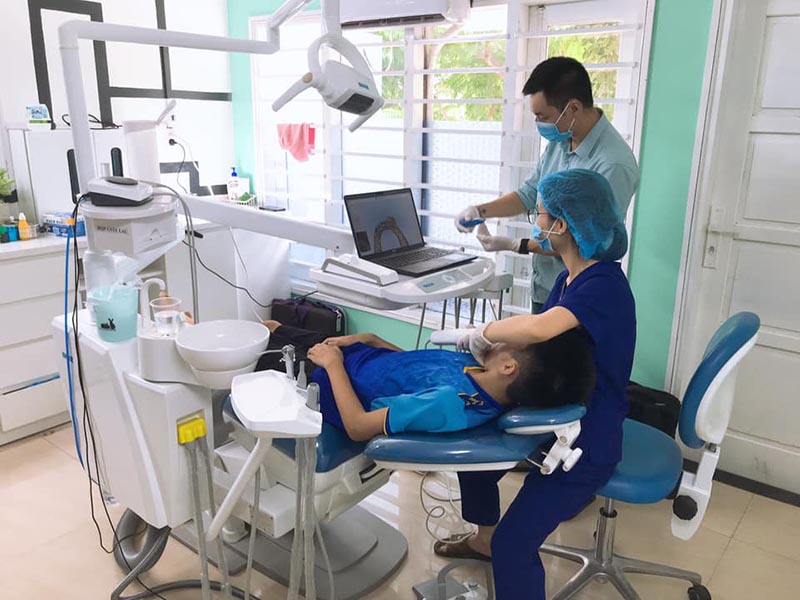 Các bác sĩ tại đây không chỉ vững chuyên môn trong điều trị mà còn cẩn thận, tận tình trong từng ca khám