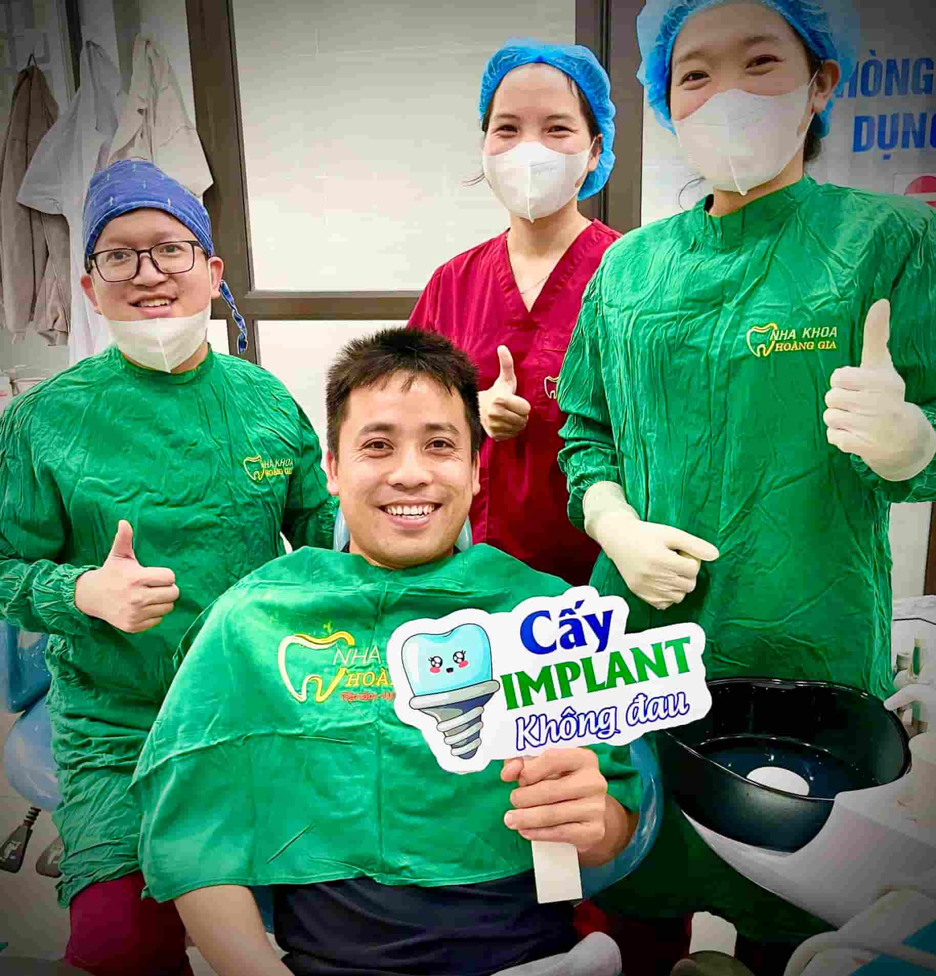 Gợi ý các nha khoa ở Thanh Chương có chi phí dịch vụ minh bạch Điểm tạo nên uy tín của nha khoa Hoàng Gia nằm ở sự quan tâm đến khách hàng sau khi hoàn tất điều trị