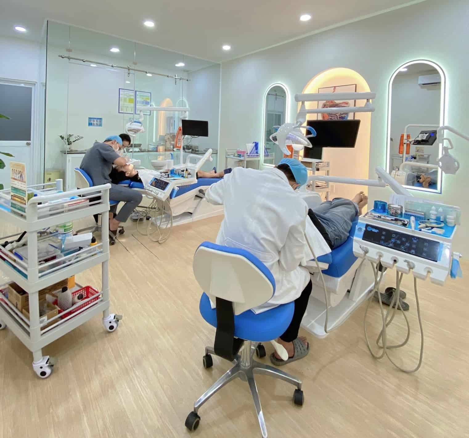 Nha khoa Sunleaf không chỉ mang lại giải pháp điều trị an toàn, thẩm mỹ mà còn trao gửi niềm tin và sự tự tin cho mỗi khách hàng