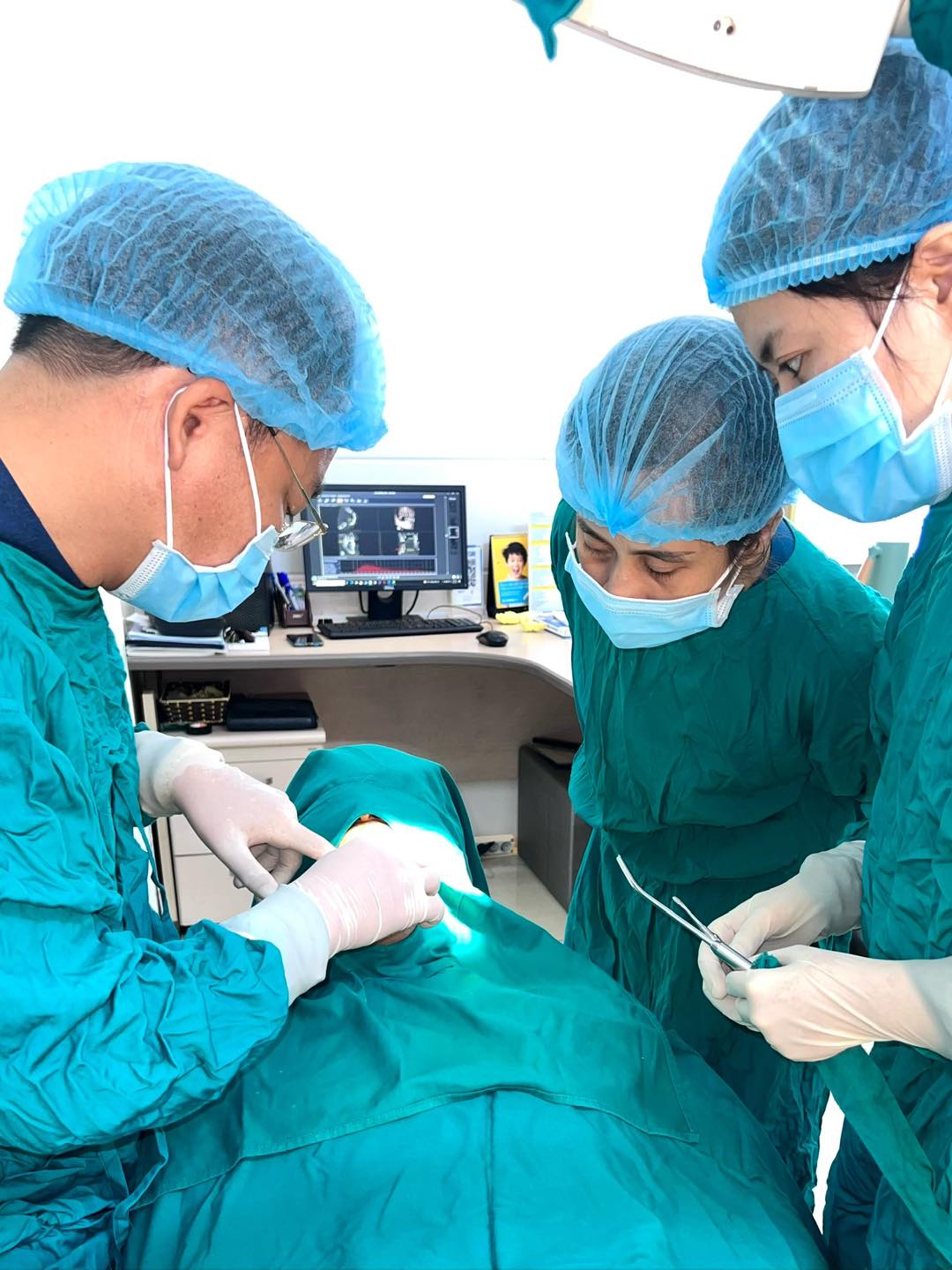 Nha khoa Trường Sơn: Lựa chọn thông minh cho nụ cười khỏe đẹp Quá trình điều trị diễn ra chuyên nghiệp và chu đáo