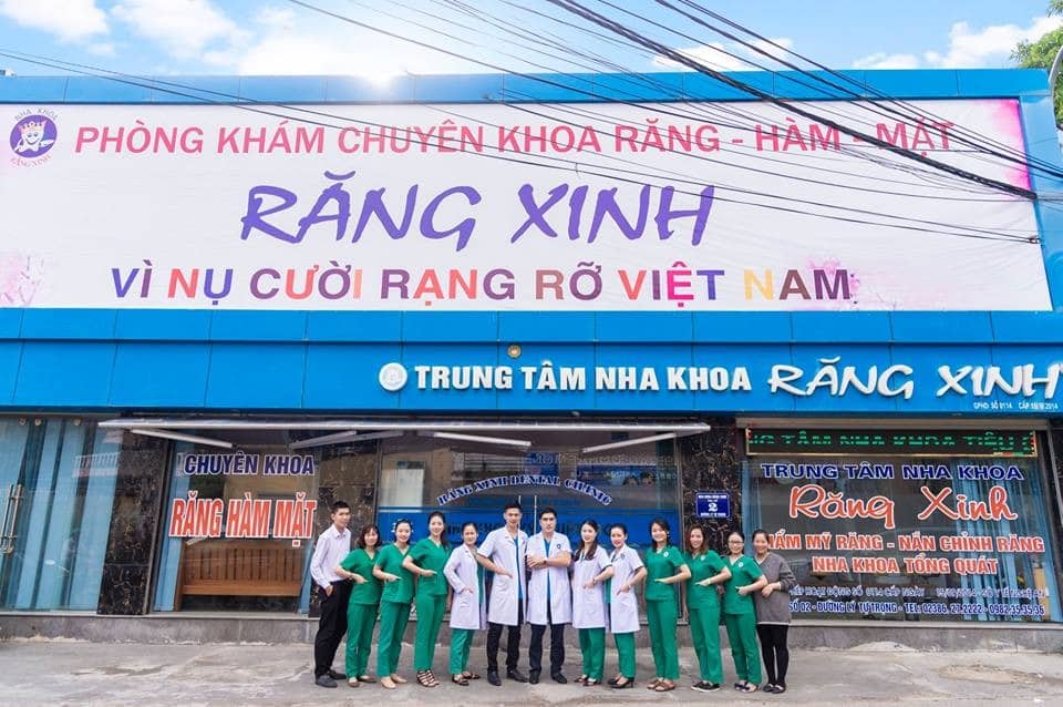 Đội ngũ bác sĩ tại nha khoa Răng Xinh đều có chuyên môn vững vàng, nhiều năm kinh nghiệm trong các lĩnh vực