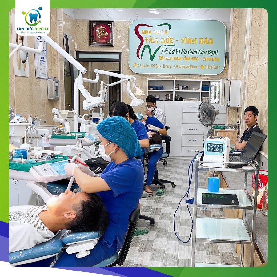Các dịch vụ tại nha khoa Tâm Đức khá toàn diện, từ điều trị cơ bản cho đến những kỹ thuật phức tạp 