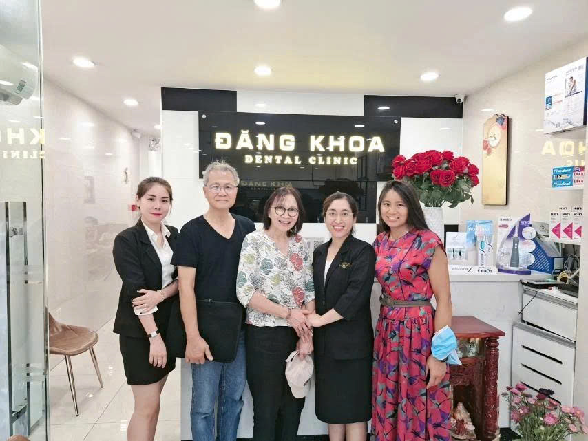 Nhiều khách hàng từng trải nghiệm cho biết họ ấn tượng với sự chu đáo của bác sĩ, luôn giải đáp thắc mắc cặn kẽ, hỗ trợ nhiệt tình