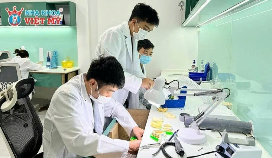 Điểm mạnh tại đây là sở hữu đội ngũ bác sĩ giàu kinh nghiệm, từng tu nghiệp tại nước ngoài, kết hợp với hệ thống máy móc hiện đại