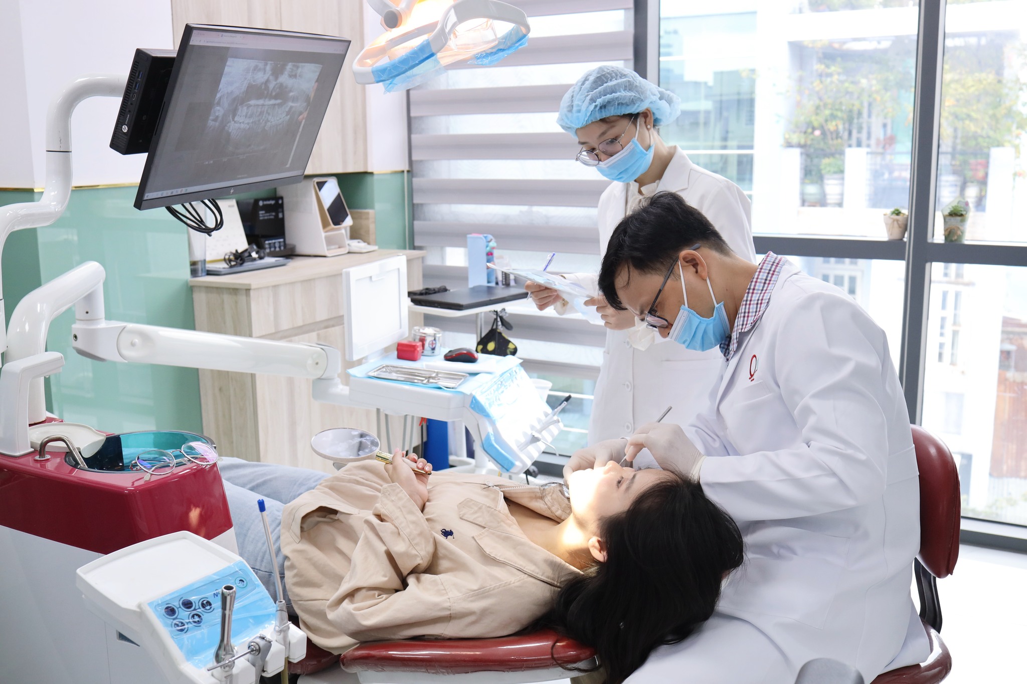 Quốc An ứng dụng công nghệ CT 3D, máy scan răng kỹ thuật số để hỗ trợ chẩn đoán và lên kế hoạch điều trị chính xác