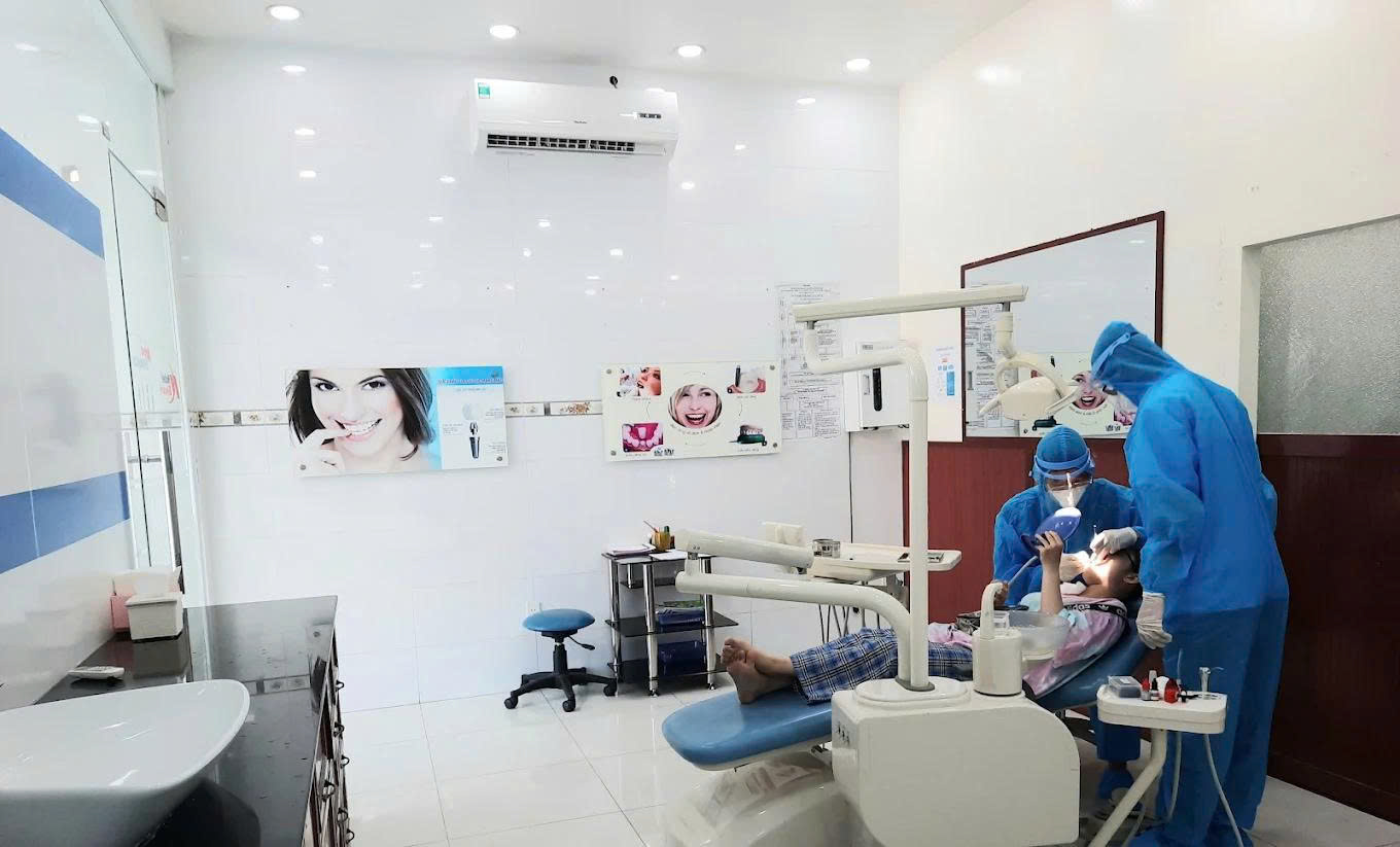 Phòng khám chú trọng quy trình điều trị an toàn, tuân thủ khử khuẩn dụng cụ và thiết bị thường xuyên