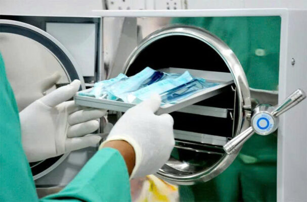 Dụng cụ vô trùng nha khoa đóng vai trò then chốt trong việc đảm bảo an toàn và phòng ngừa lây nhiễm chéo