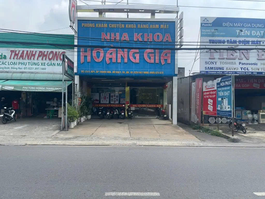 Top 7 nha khoa Đồng Nai uy tín, chất lượng và công nghệ hiện đại Nha khoa Hoàng Gia là một trong những phòng khám răng hàm mặt uy tín tại Đồng Nai