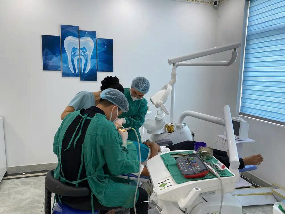 Các chuyên gia Dr Lee đều trên 15 năm kinh nghiệm thực tiễn, có khả năng xử lý thành thạo những ca lâm sàng phức tạp