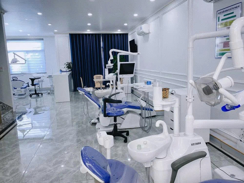 Phòng khám trang bị đầy đủ thiết bị nha khoa hiện đại