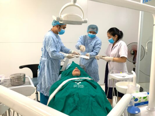 Các nha khoa ở Đô Lương ghi dấu ấn với đội ngũ bác sĩ tay nghề cao, máy móc hiện đại và quy trình chuyên nghiệp