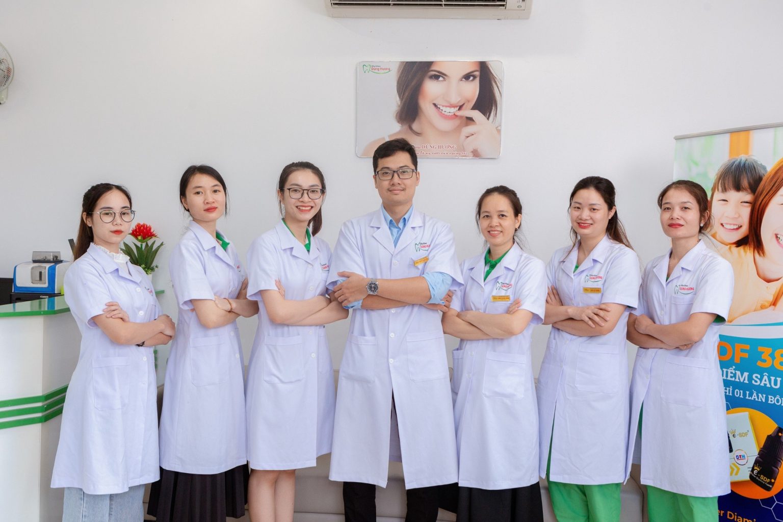 Đội ngũ chuyên môn là nền tảng quan trọng tạo nên uy tín của nha khoa Dũng Hương