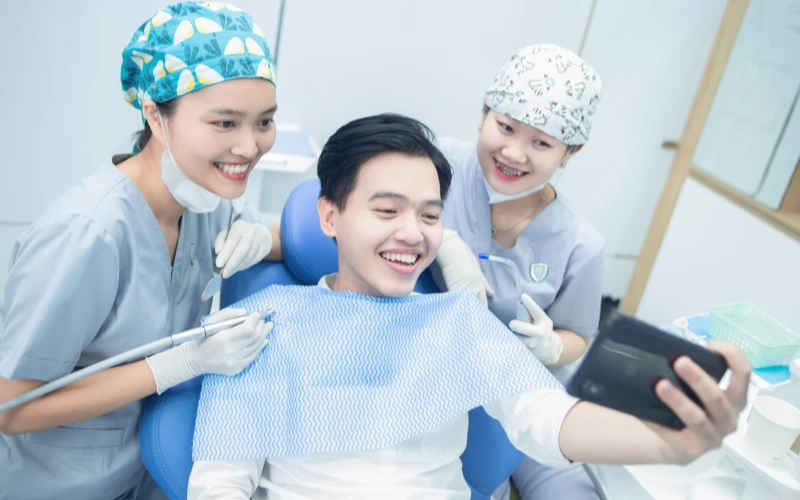 Điểm danh nha khoa ở phường Cầu Kiệu uy tín được khách hàng tin tưởng Bệnh nhân lấy lại nụ cười tự tin, rạng rỡ sau khi điều trị tại nha khoa Smile Life