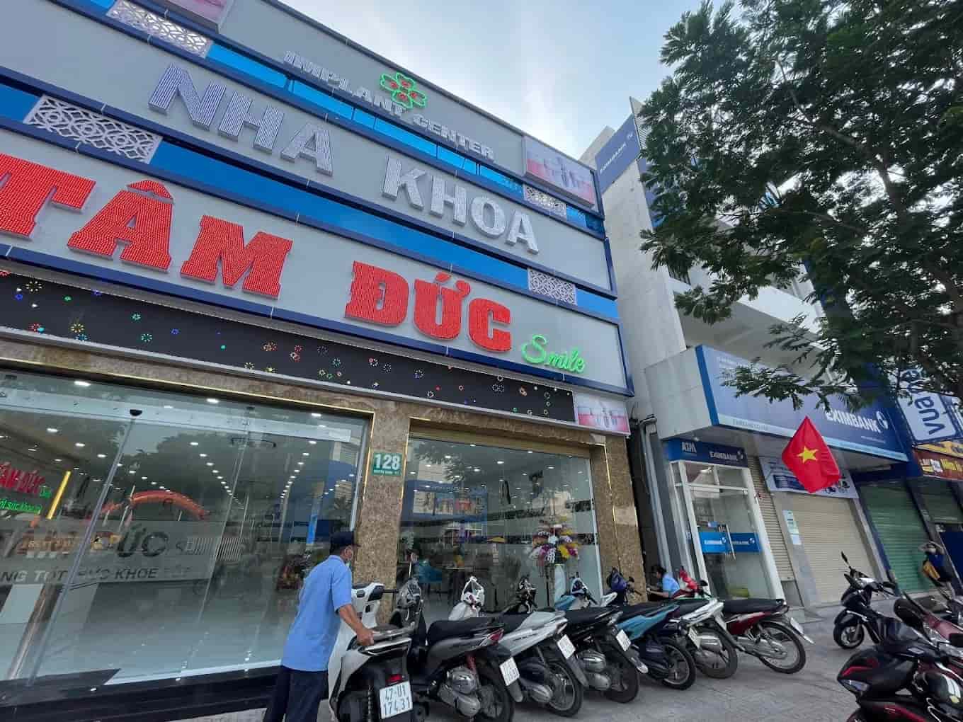 Nha khoa Tâm Đức Smile đã tạo dựng được chỗ đứng vững chắc tại địa phương và được nhiều khách hàng từ các quận lân cận tin tưởng tìm đến