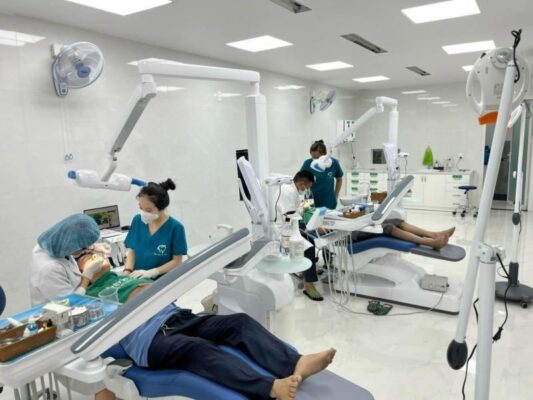 Nha khoa ở phường Hòa Hưng được đánh giá cao về dịch vụ, giá cả và cả thái độ đối với khách hàng