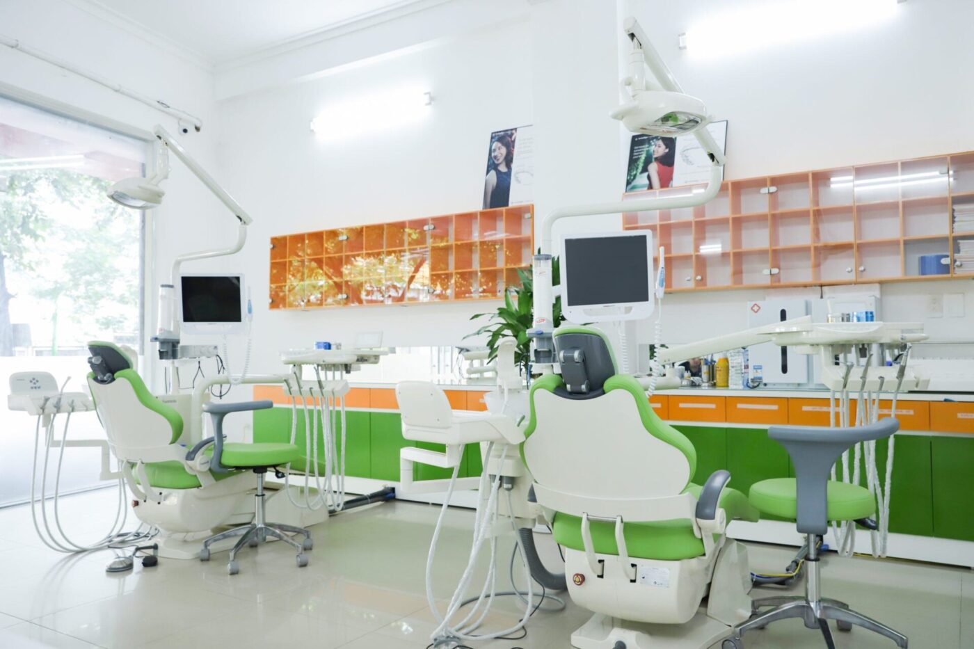 Việt Smile có không gian rộng rãi, thoáng mát, tạo cảm giác thoải mái cho khách hàng