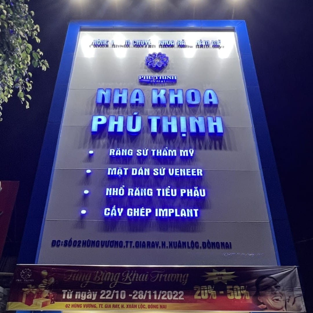 Top nha khoa ở Xuân Lộc có bác sĩ giỏi công nghệ hiện đại Nha khoa Phú Thịnh là phòng khám chuyên sâu, tập trung vào các dịch vụ thẩm mỹ và phục hình cao cấp