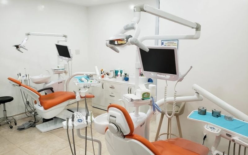 Phòng khám tại Sunrise với hệ thống máy móc, trang thiết bị tiên tiến nhập khẩu từ Mỹ, Nhật Bản và châu Âu