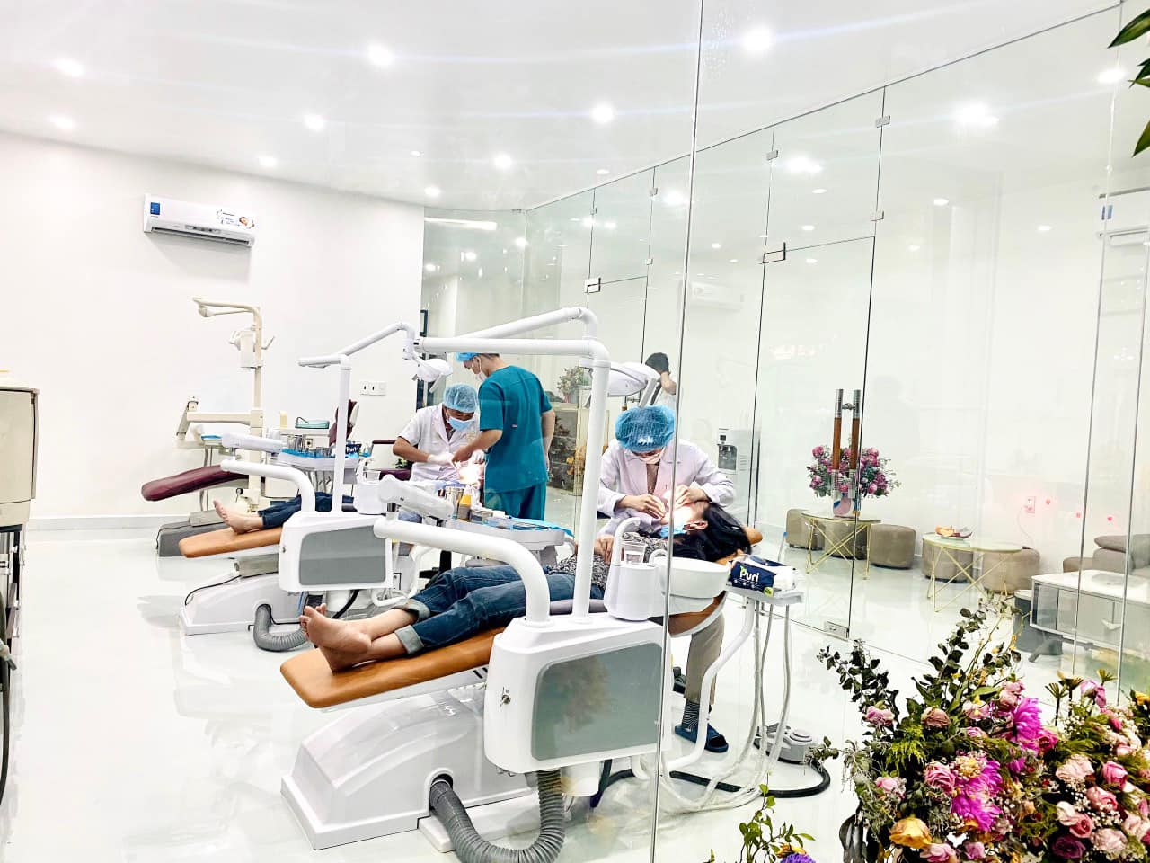 Nha khoa Bến Thành là địa chỉ chăm sóc răng miệng được nhiều khách hàng tin tưởng lựa chọn