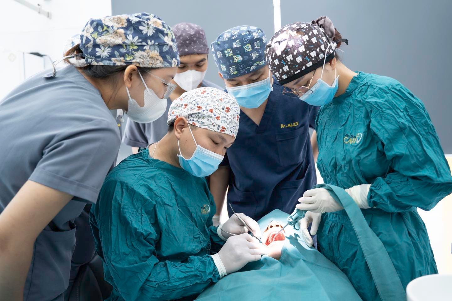 Cali Long Khánh sở hữu đội ngũ bác sĩ và nhân viên giàu kinh nghiệm