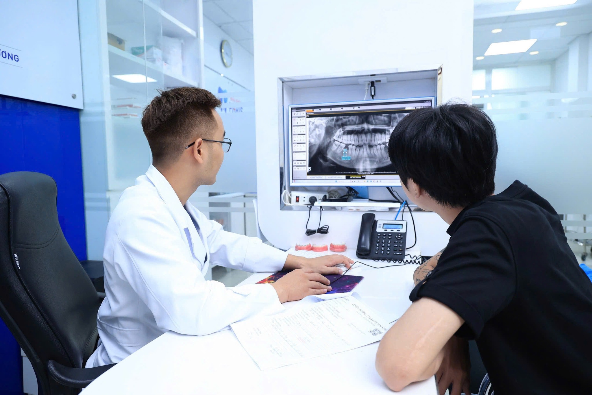 Nha khoa Bình Dương khẳng định vị thế qua các phòng khám đầu tư mạnh mẽ vào công nghệ hiện đại và đội ngũ chuyên gia giàu kinh nghiệm