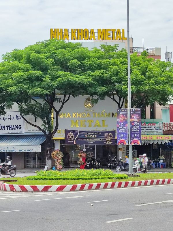 Metal xác định tầm nhìn trở thành địa chỉ nha khoa uy tín hàng đầu trong lĩnh vực chăm sóc sức khỏe răng miệng