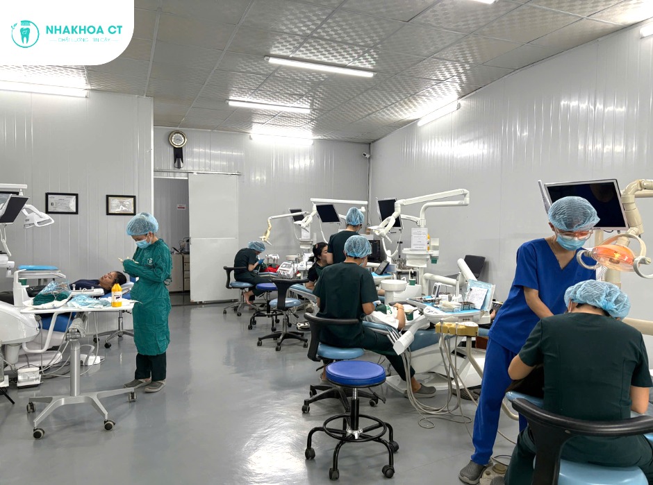 Đội ngũ bác sĩ kỹ thuật cao, tay nghề giỏi trực tiếp đồng hành cùng người bệnh