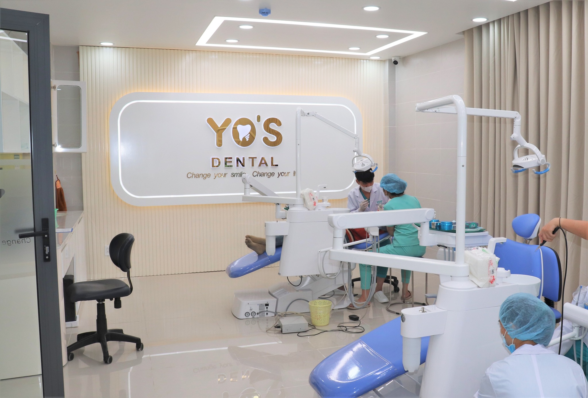 Yo’s Dental quy tụ đội ngũ bác sĩ chuyên khoa có chuyên môn cao
