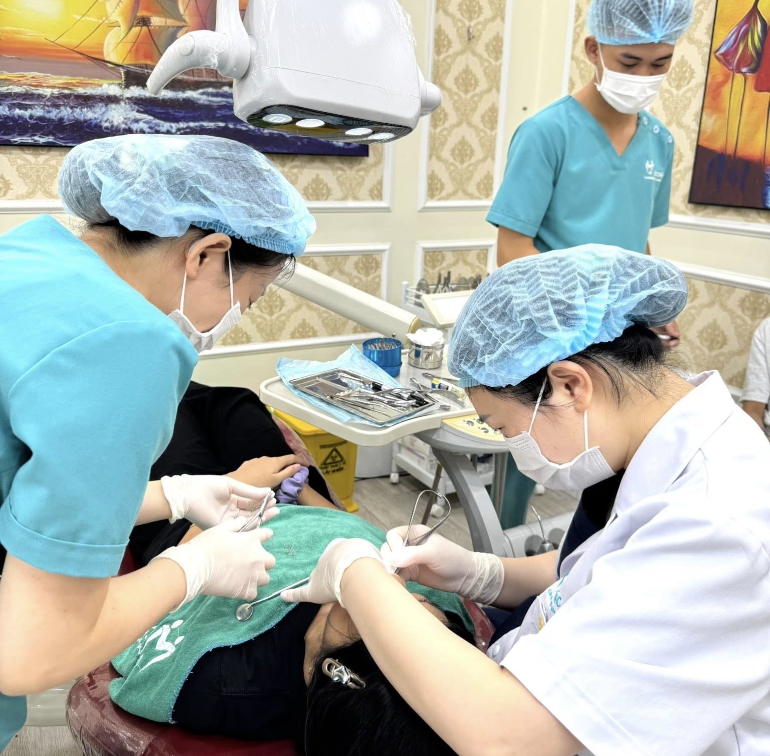 Gợi ý nha khoa Thành phố Uông Bí dịch vụ minh bạch có tâm Nha khoa Thành phố Uông Bí đang dần phát triển lớn mạnh cả về chuyên môn và dịch vụ phục vụ khách hàng