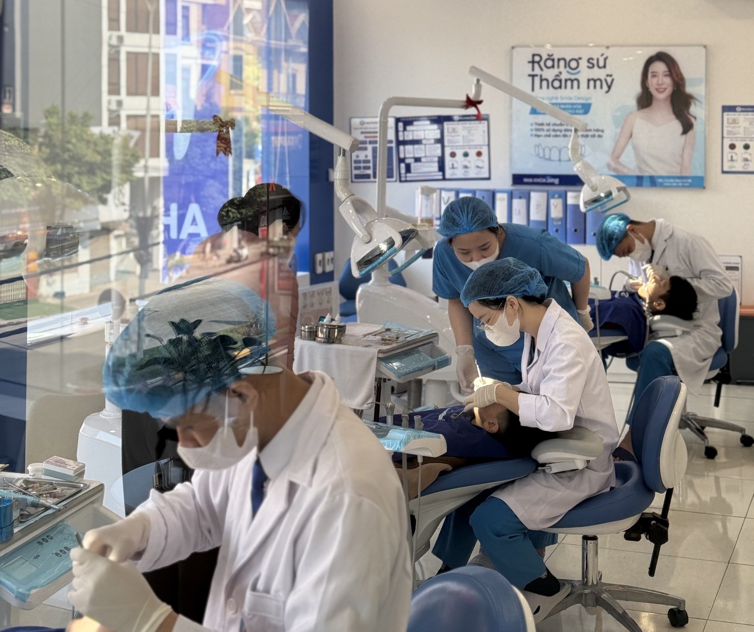 Phòng khám trang bị thiết bị công nghệ hiện đại và quy tụ đội ngũ bác sĩ giỏi