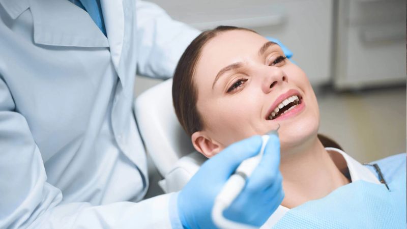 Bị tiểu đường có nhổ răng được không? Cách chăm sóc an toàn sau nhổ răng Nếu không có nhiễm trùng cấp xảy ra, việc nhổ răng vẫn được bác sĩ chỉ định