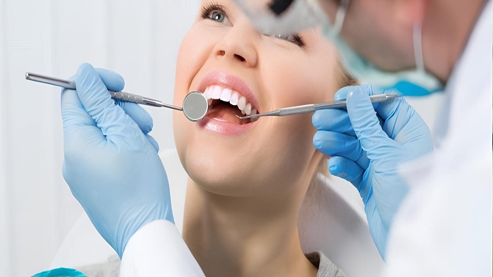 Bị tiểu đường có nhổ răng được không? Cách chăm sóc an toàn sau nhổ răng Tuân thủ lịch tái khám với bác sĩ để đánh giá khả năng phục hồi