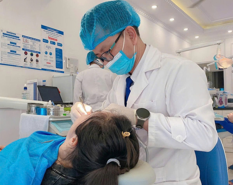 Nhổ răng có ảnh hưởng đến tuổi thọ không? Giải đáp từ chuyên gia An toàn của ca nhổ răng phụ thuộc nhiều vào trình độ chuyên môn bác sĩ