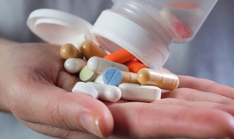 Nhổ răng có cần uống kháng sinh không? Bác sĩ trả lời nhanh Nhổ răng có cần uống kháng sinh không? Không phải ai cũng có chỉ định uống sau nhổ răng.