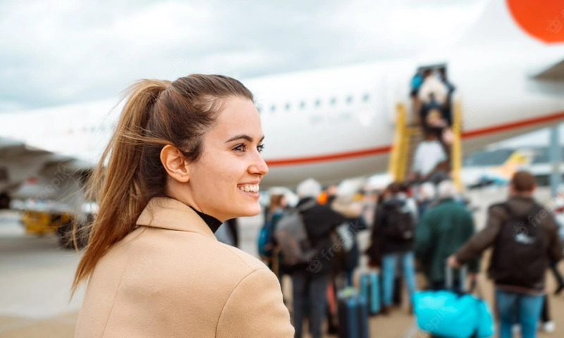 Nhổ răng khôn có đi máy bay được không? Khi nào an toàn? Có thể đi máy bay khi vết nhổ ổn định, không đau hay viêm.