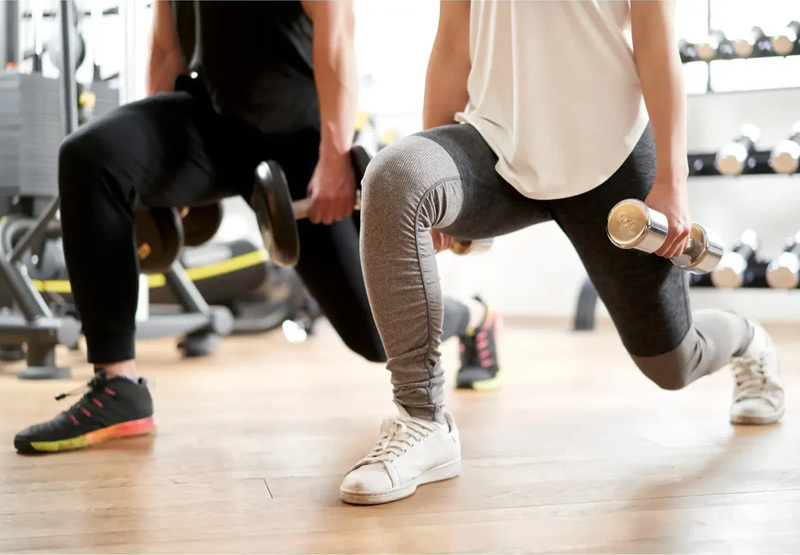 Nhổ răng khôn có nên tập gym? Khi nào nên tập lại an toàn Nhổ răng khôn có nên tập gym? Bạn nên tránh tập gym sau nhổ răng.