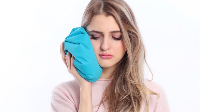 Nhổ răng xong có được ăn rau muống không? Thực phẩm nên ăn Chườm lạnh là biện pháp giúp vết nhổ răng nhanh lành