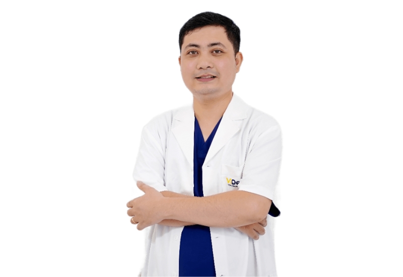 Danh sách 4 bác sĩ nhổ răng nổi tiếng nhiều lượt đặt lịch khám BS Nguyễn Quang Anh tiên phong trong kỹ thuật nhổ răng xâm lấn tối thiểu