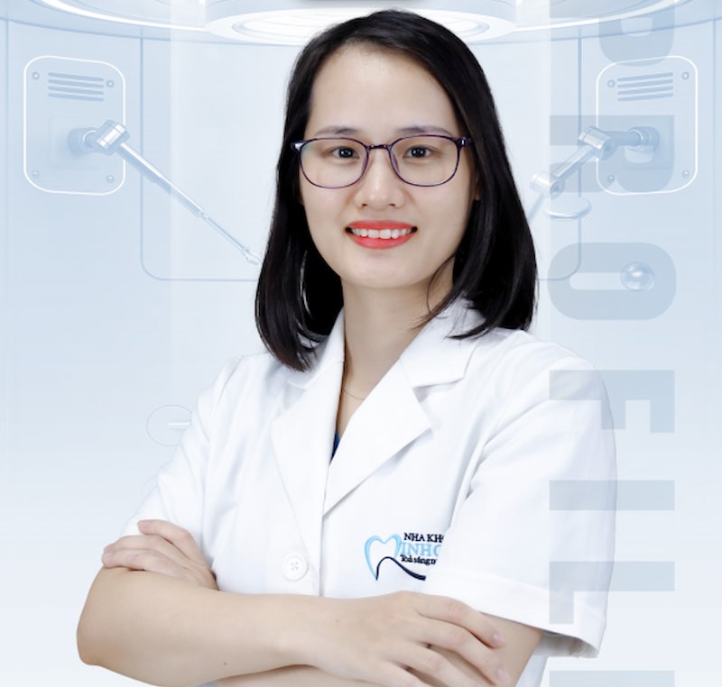Danh sách 4 bác sĩ nhổ răng nổi tiếng nhiều lượt đặt lịch khám ThS.BS Nguyễn Thị Ngọc Trang có phong cách làm việc nhẹ nhàng, tỉ mỉ