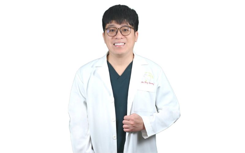 Review chân thực 5 bác sĩ Răng Hàm Mặt giỏi tại Đà Nẵng ThS.BS Nguyễn Duy Quang chuyên sâu về phẫu thuật miệng và Implant