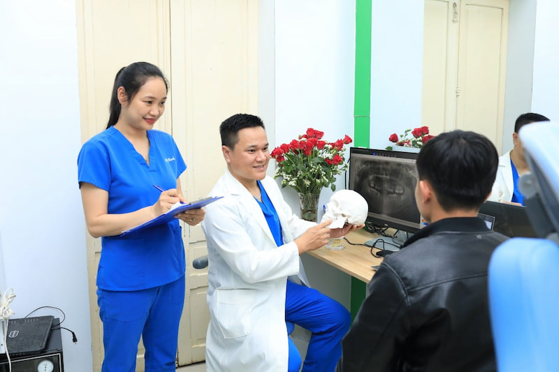 Top 4 bác sĩ Răng Hàm Mặt ở Huế uy tín và giỏi chuyên môn BS Bình An tiên phong tiếp cận các công nghệ hiện đại về cấy ghép xương