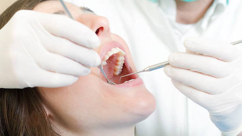 Bác sĩ tư vấn bao nhiêu tuổi thì trồng răng Implant được? Trồng răng Implant quá sớm hoặc muộn ảnh hưởng đến hiệu quả điều trị